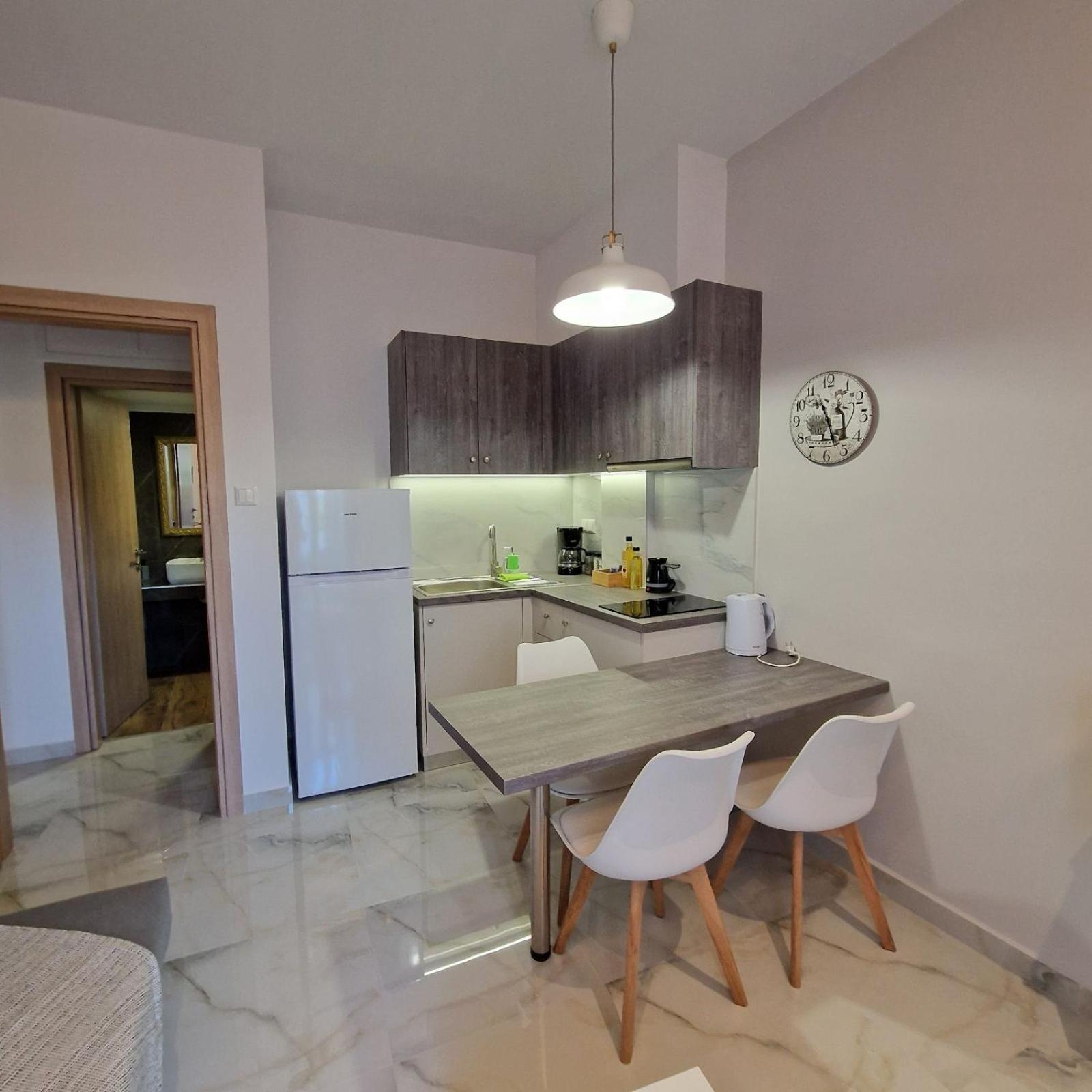 N&S Apartment B 埃泽萨 外观 照片