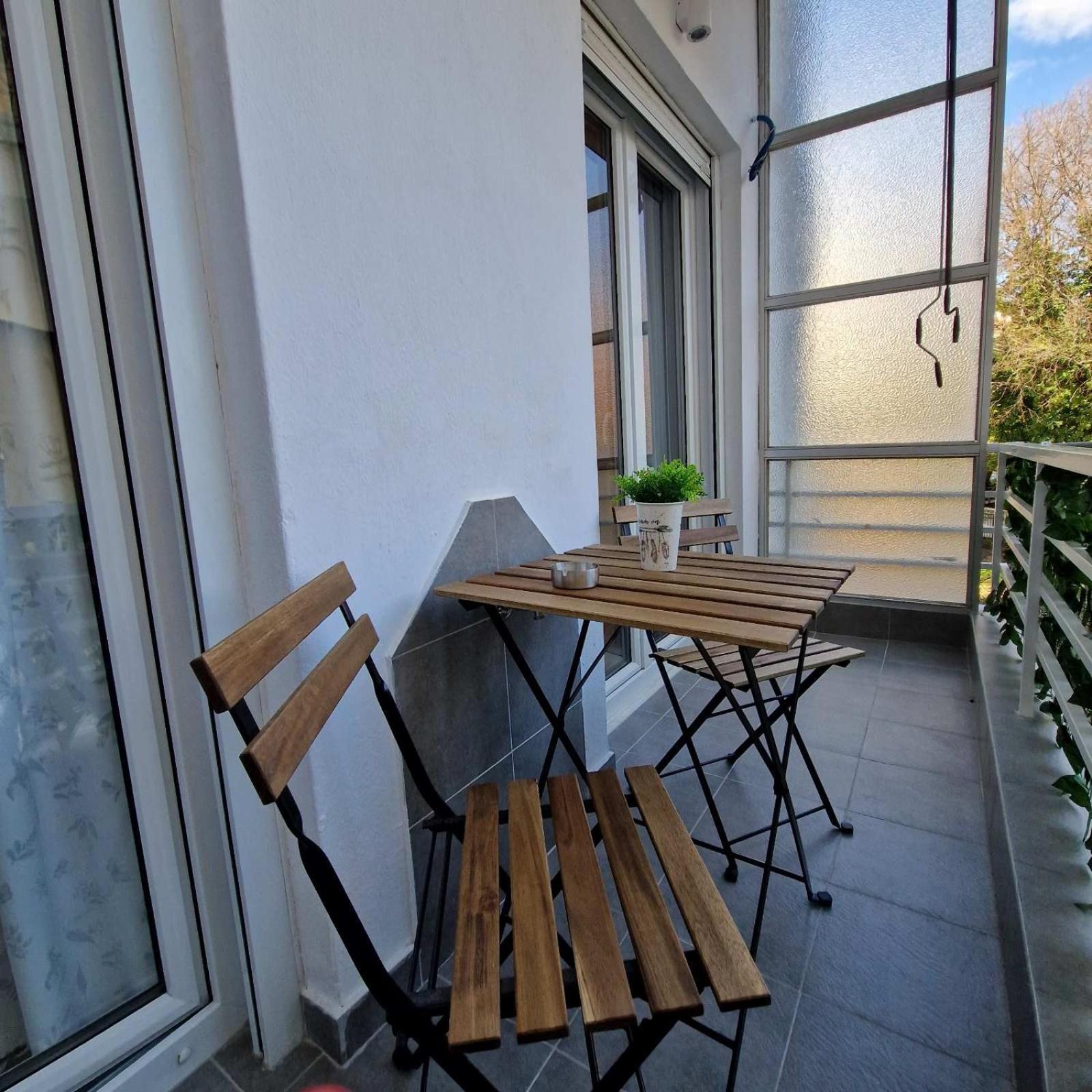 N&S Apartment B 埃泽萨 外观 照片