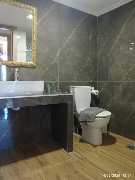 N&S Apartment B 埃泽萨 外观 照片